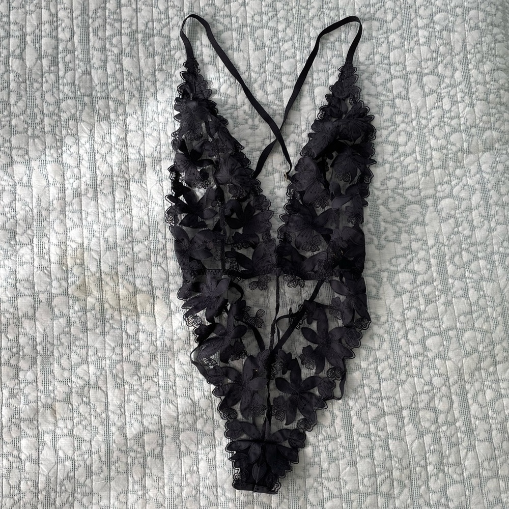 Victoria’s Secret - Sexy Black Floral Appliqué Teddy